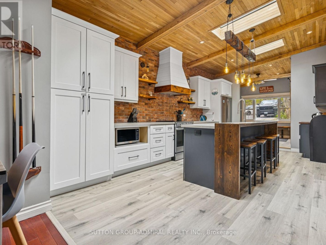 1023 Kirkpatrick Lane, Lake Muskoka
