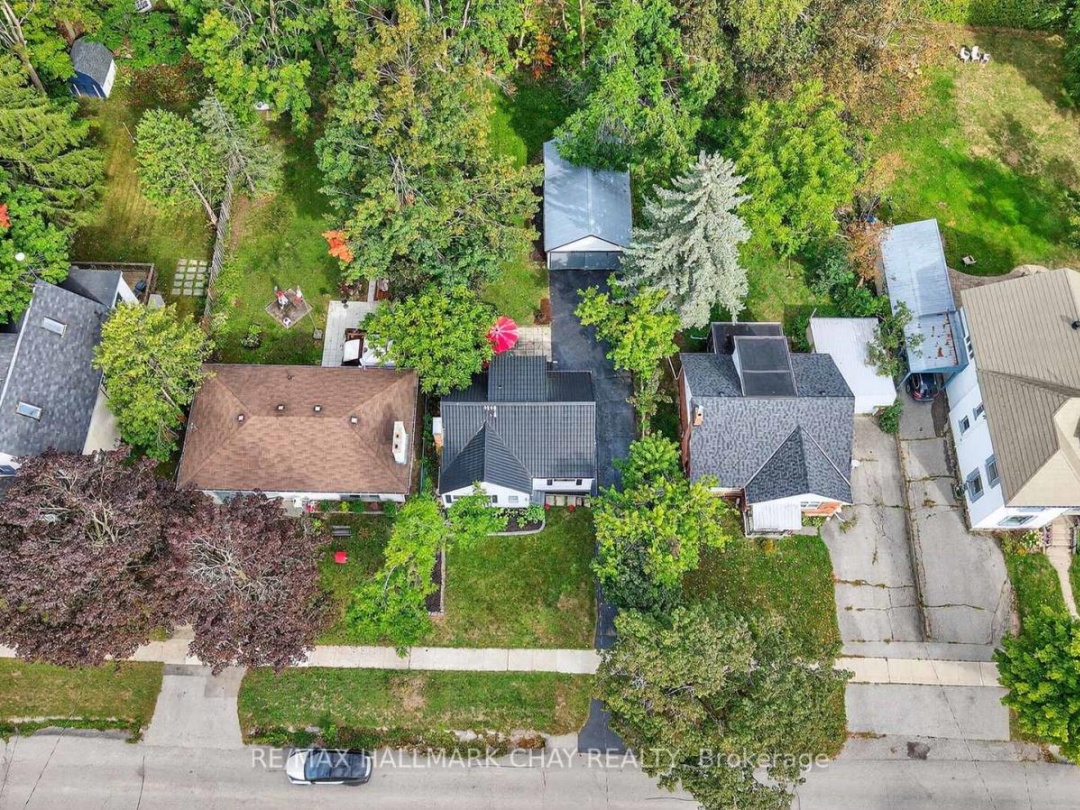 18 NORTH STREET E, 