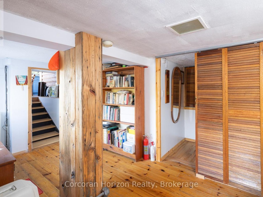 566 HUNGRY BAY ROAD W, 