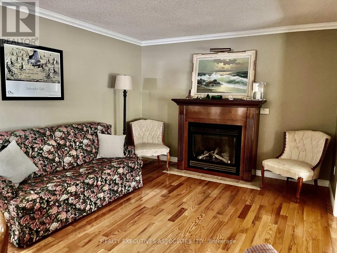 22 LAKEVIEW BOULEVARD, 