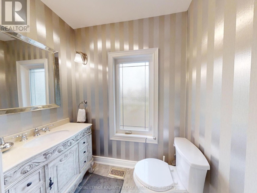 2501 Lakeshore Drive, Lake Simcoe