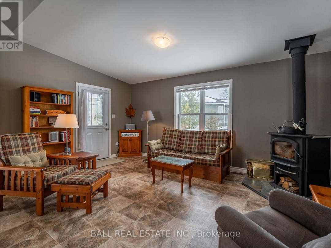 35 Elder Street, Sturgeon Lake
