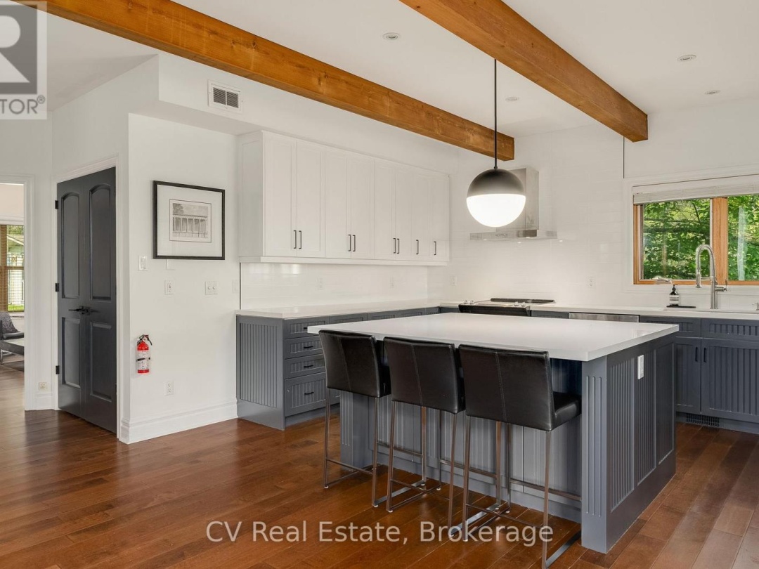 1016 LAWLAND HEIGHTS ROAD, Lake Muskoka