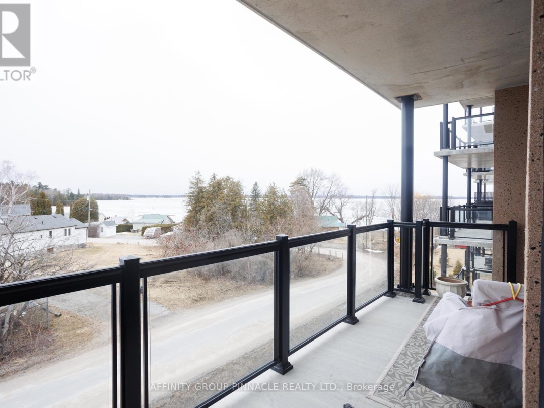 302 19A West Street N, Cameron Lake