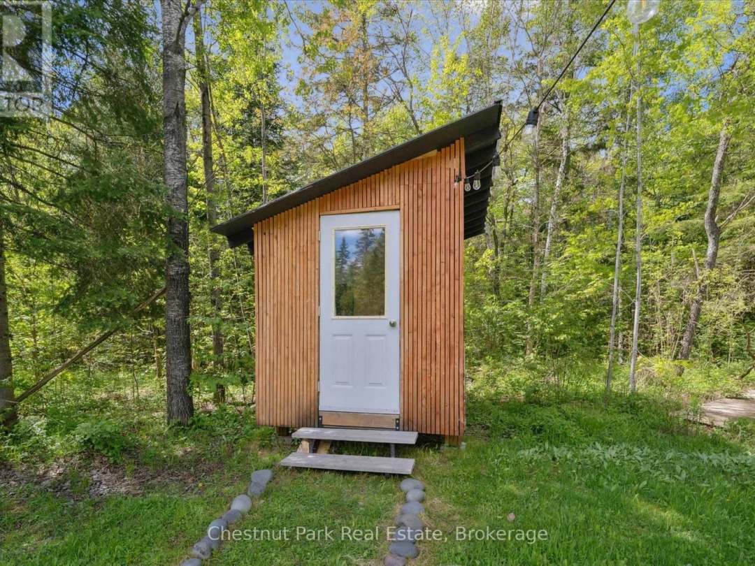 216 BLACKWATER LAKE ROAD, Seguin
