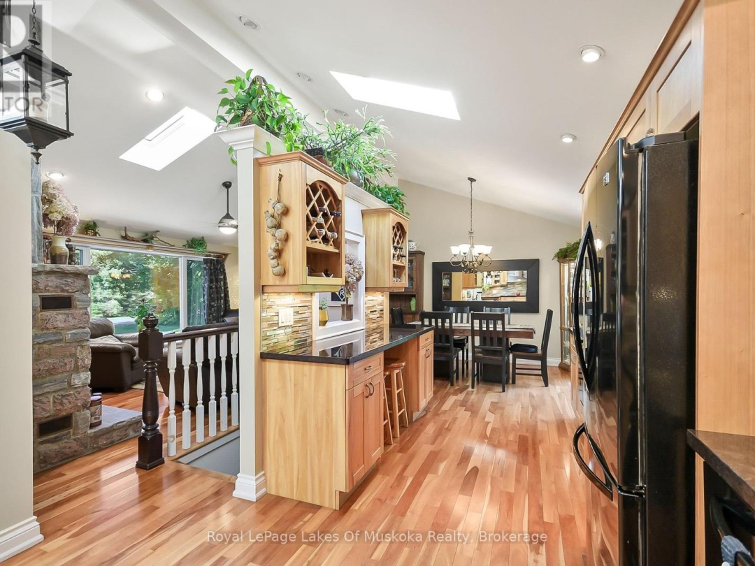 2 LESLIE DRIVE W, 