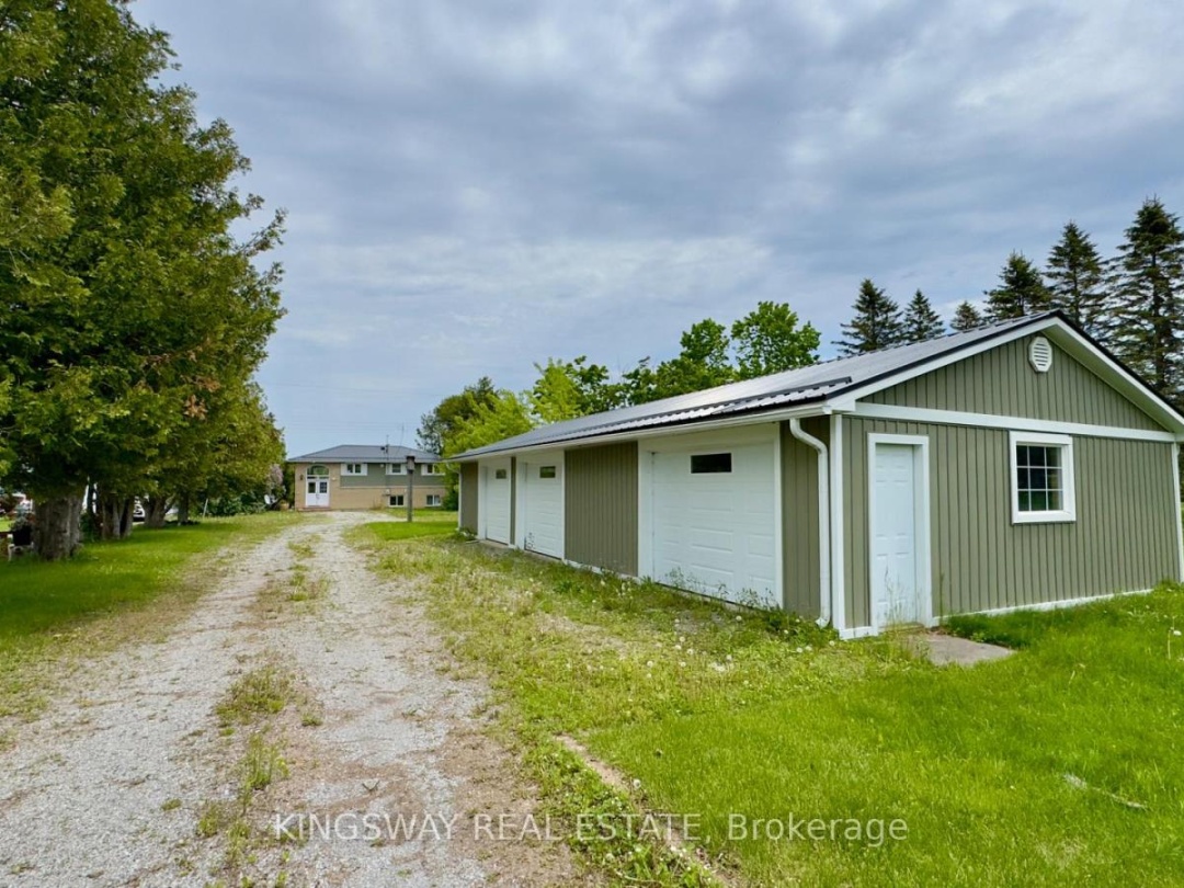 18 Mitchellview Road, Mitchell Lake