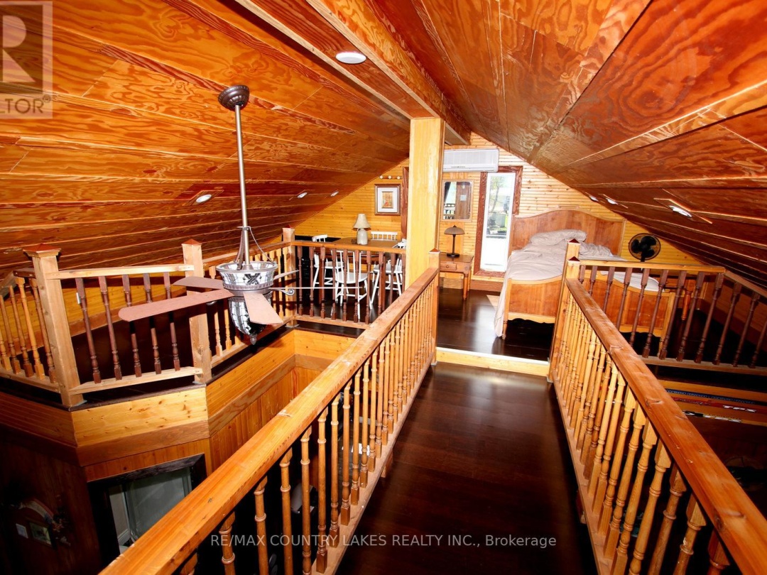 8 Saturn Lane, Mitchell Lake