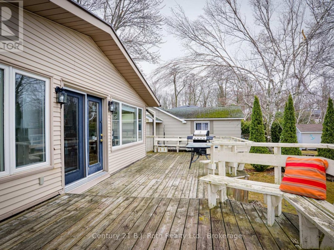 231 VICTORIA CRESCENT, Lake Simcoe