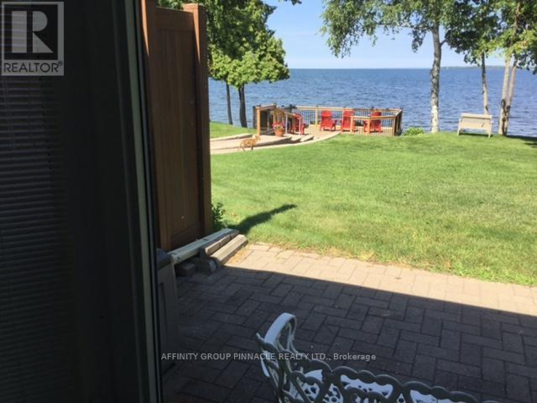16 B90 Parklawn Boulevard, Lake Simcoe