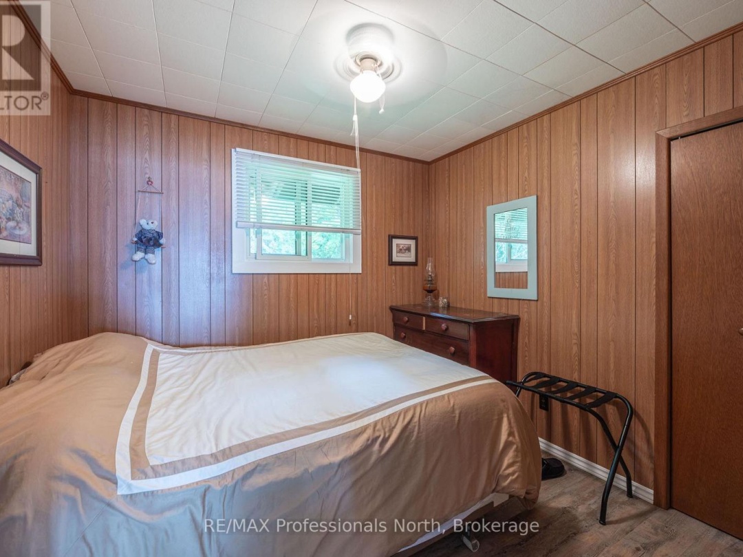 1582 HOSPITALITY LAKE ROAD, 