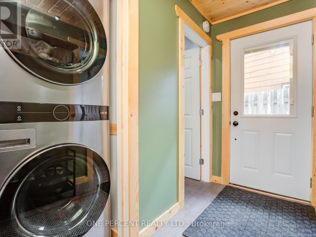 1105 Lakeshore Road, Gooderham Lake