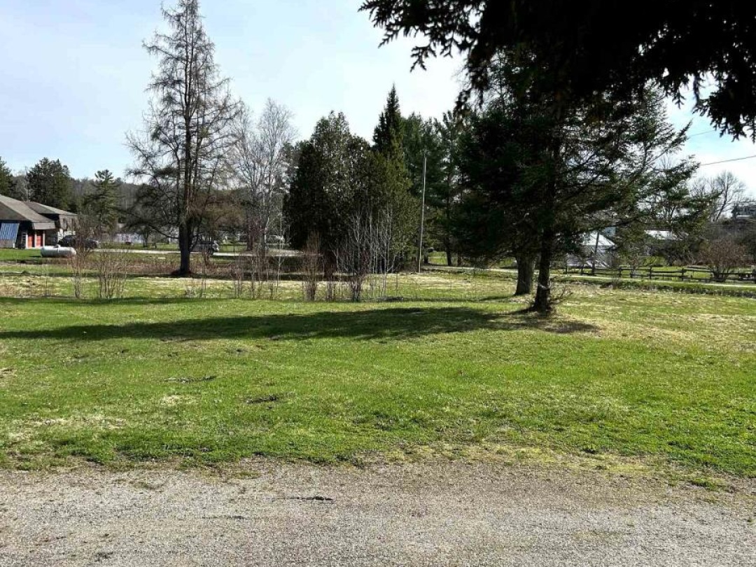 63 Pineridge Drive, McDougall