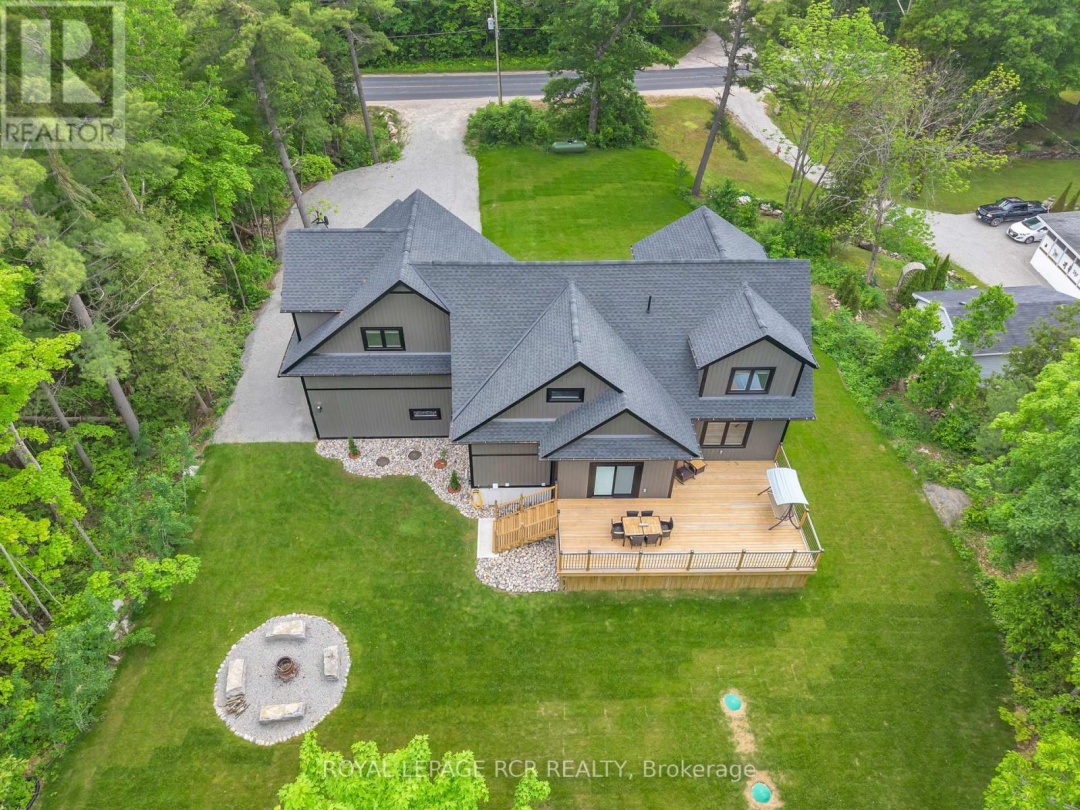 2360 HONEY HARBOUR ROAD, 