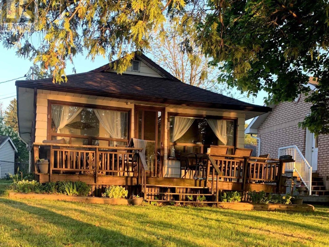 18 Third Street, Sturgeon Lake