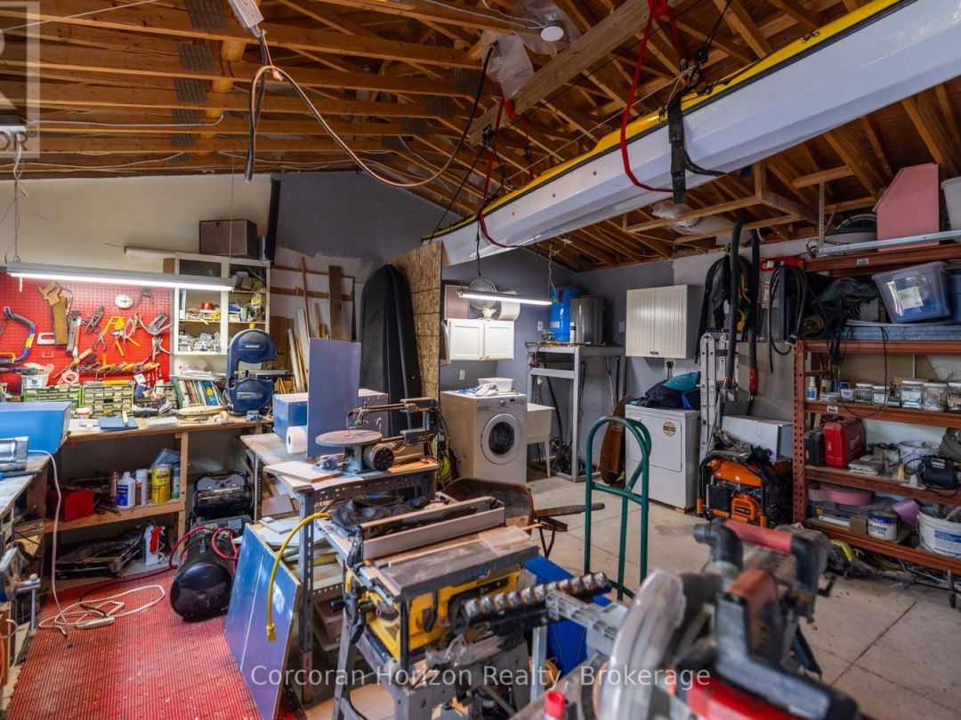 566 HUNGRY BAY ROAD W, 