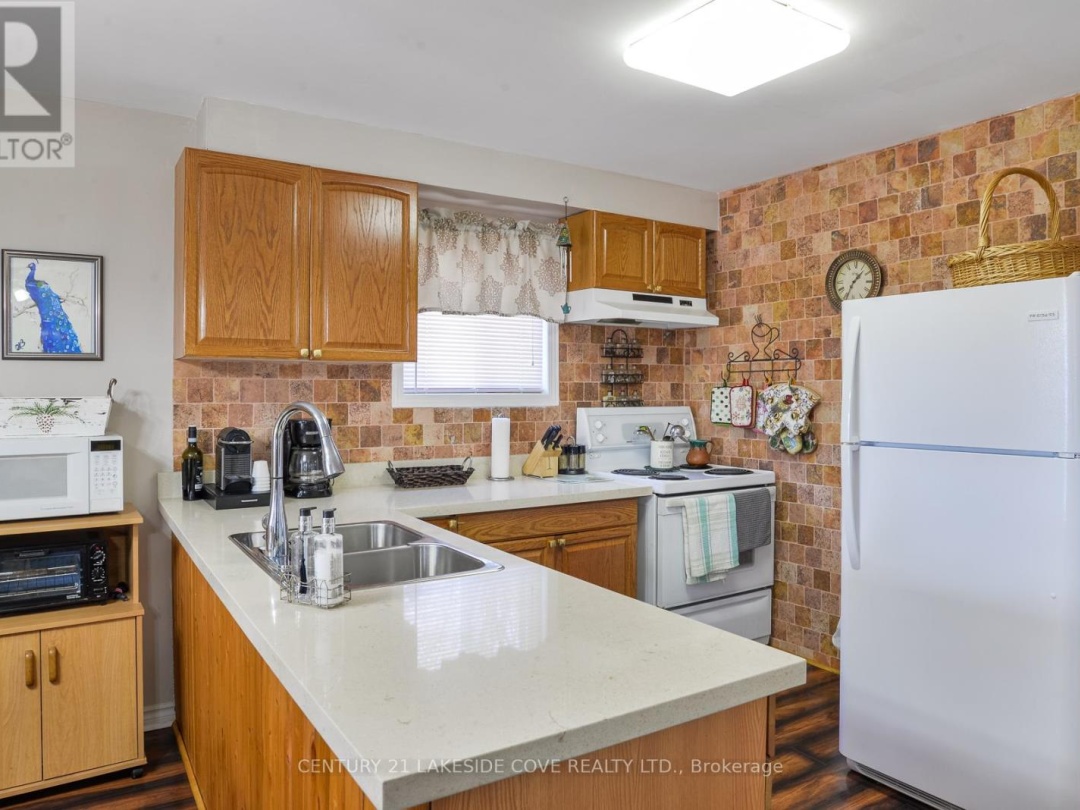 2597 Lakeshore Drive, Ramara