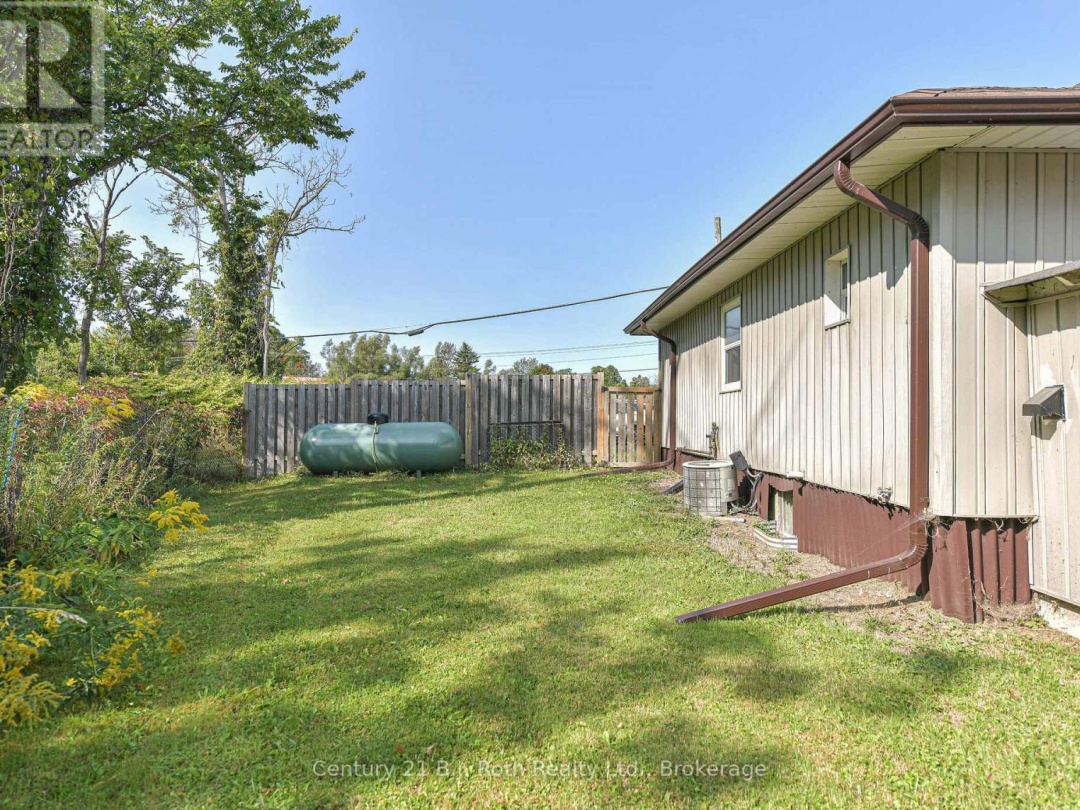 8441 11 HIGHWAY N, 