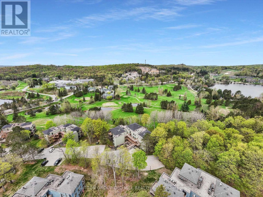 203 26 Deerhurst Drive, Peninsula Lake