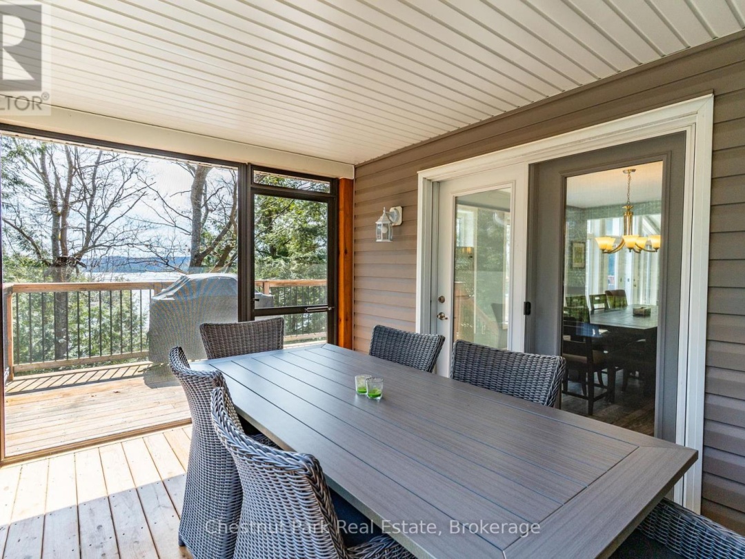 5989 KENNISIS LAKE ROAD, Kennisis Lake