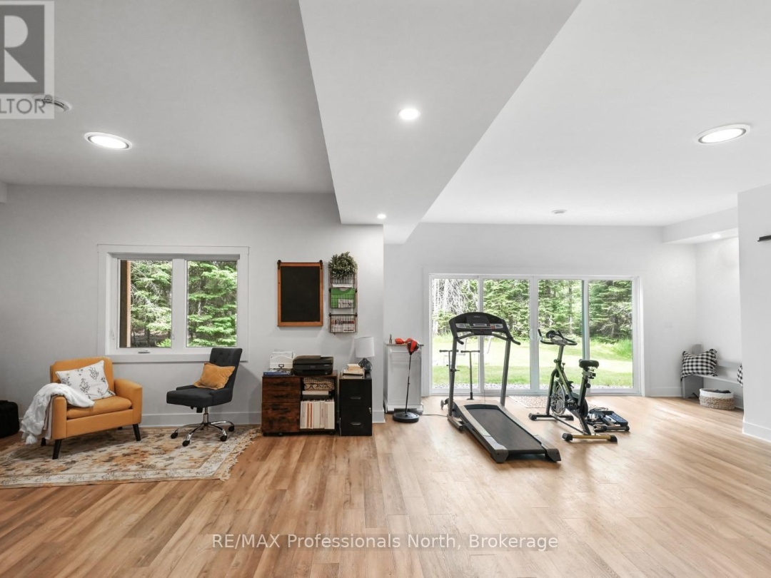 1086 STOTHART CREEK ROAD, 