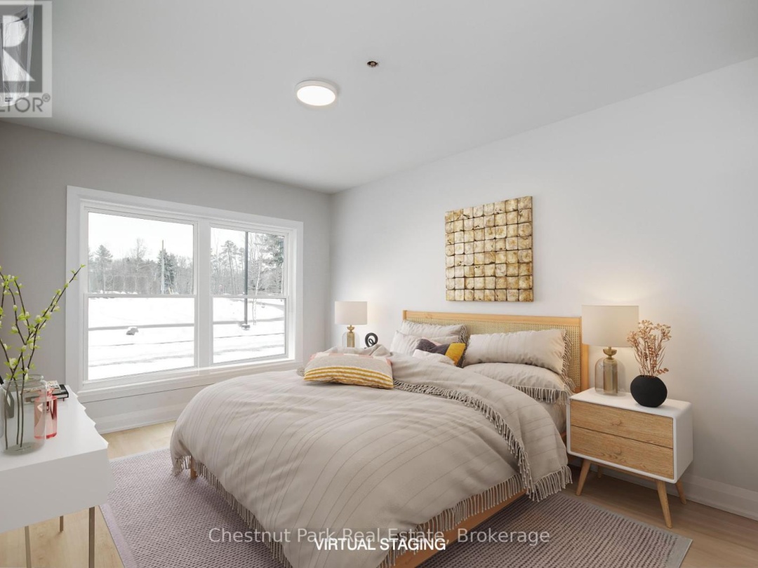 205 200 Anglo Street, South Muskoka Lake