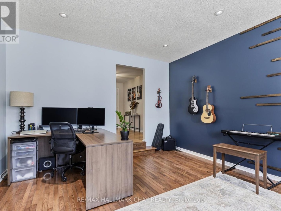 5810 Lowanda Lane, Ramara