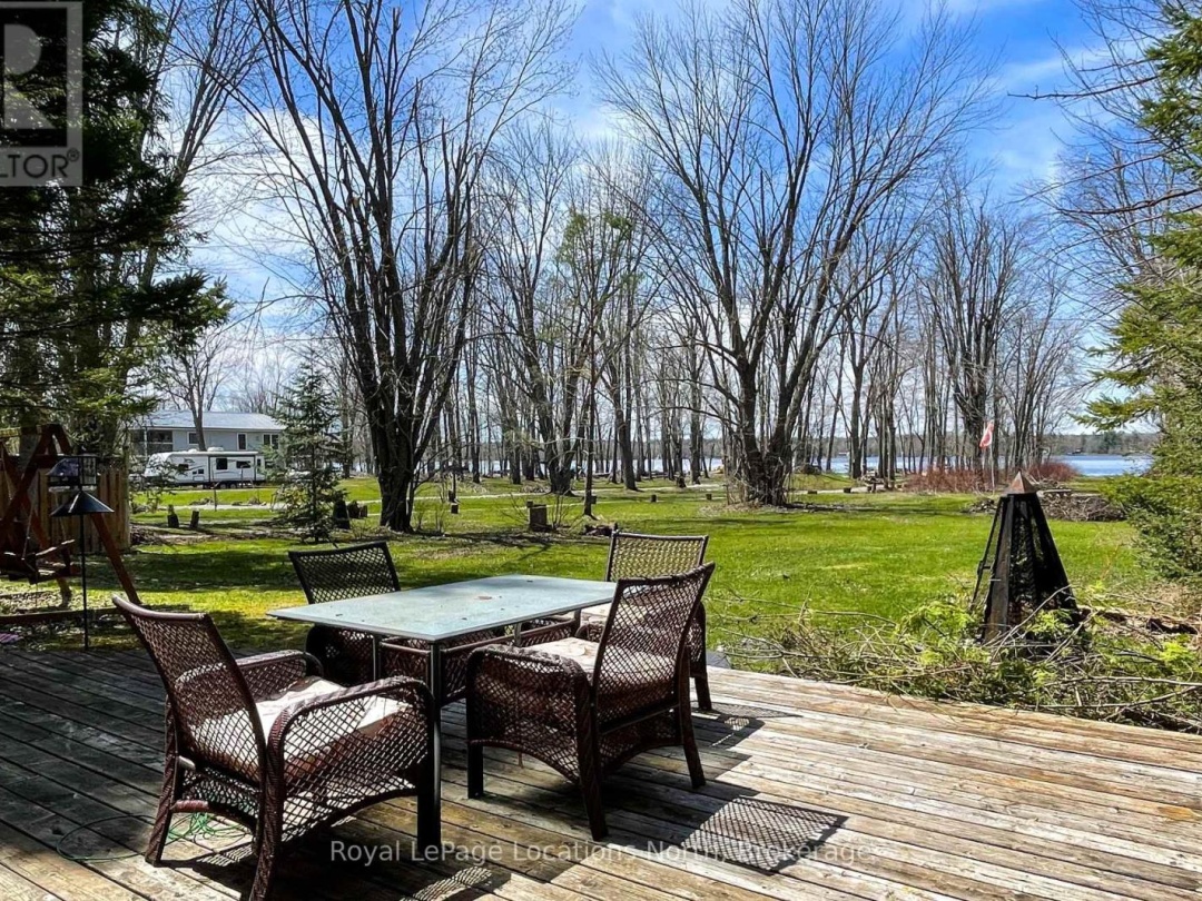 239 Monck Rd Cty 45, Young Lake