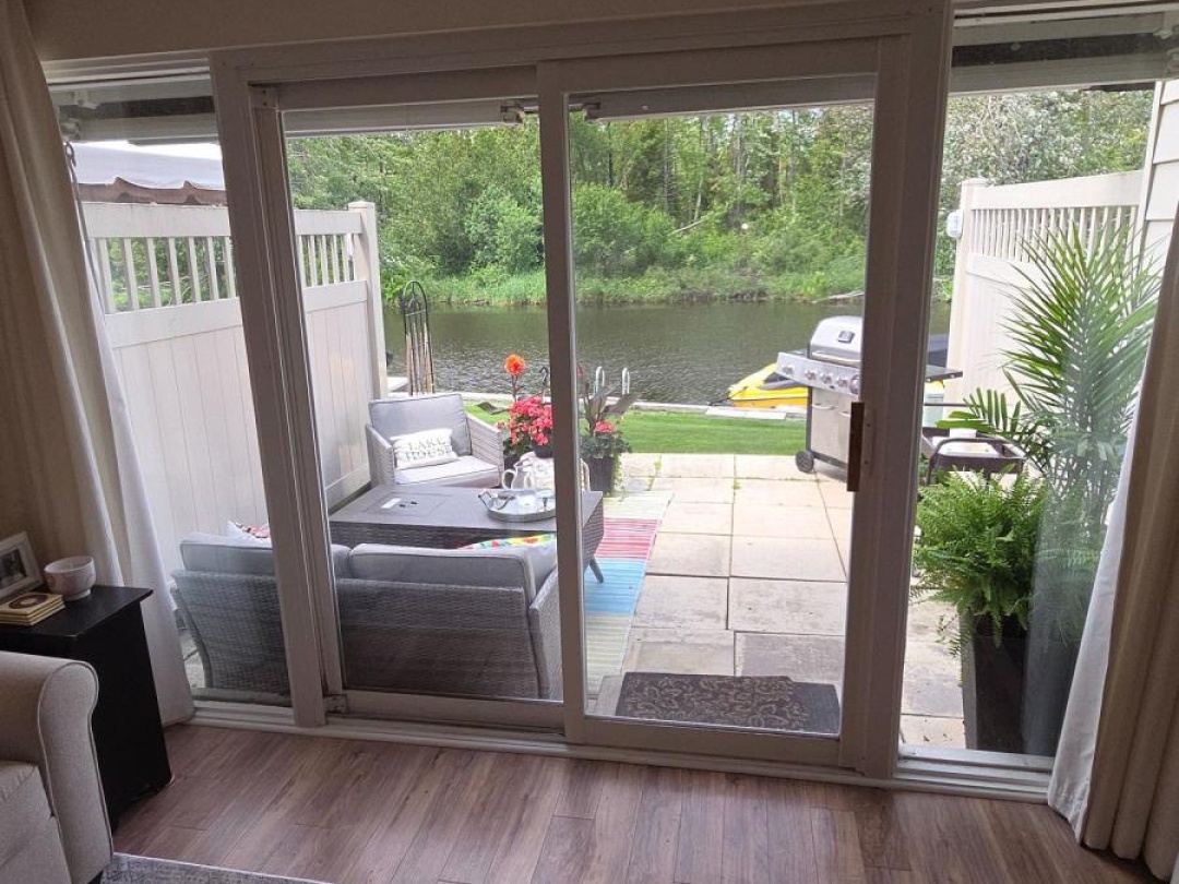 24 - 4 PARADISE BOULEVARD, Lake Simcoe