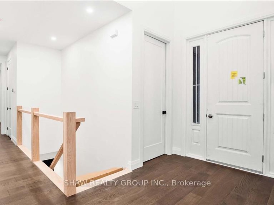 31 GLEN EAGLE COURT, 