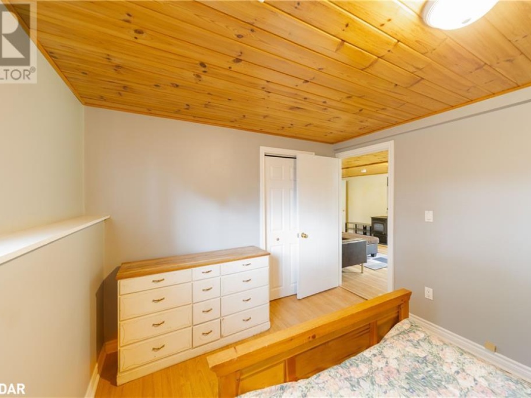 1936 Peninsula Point Road, Sparrow Lake
