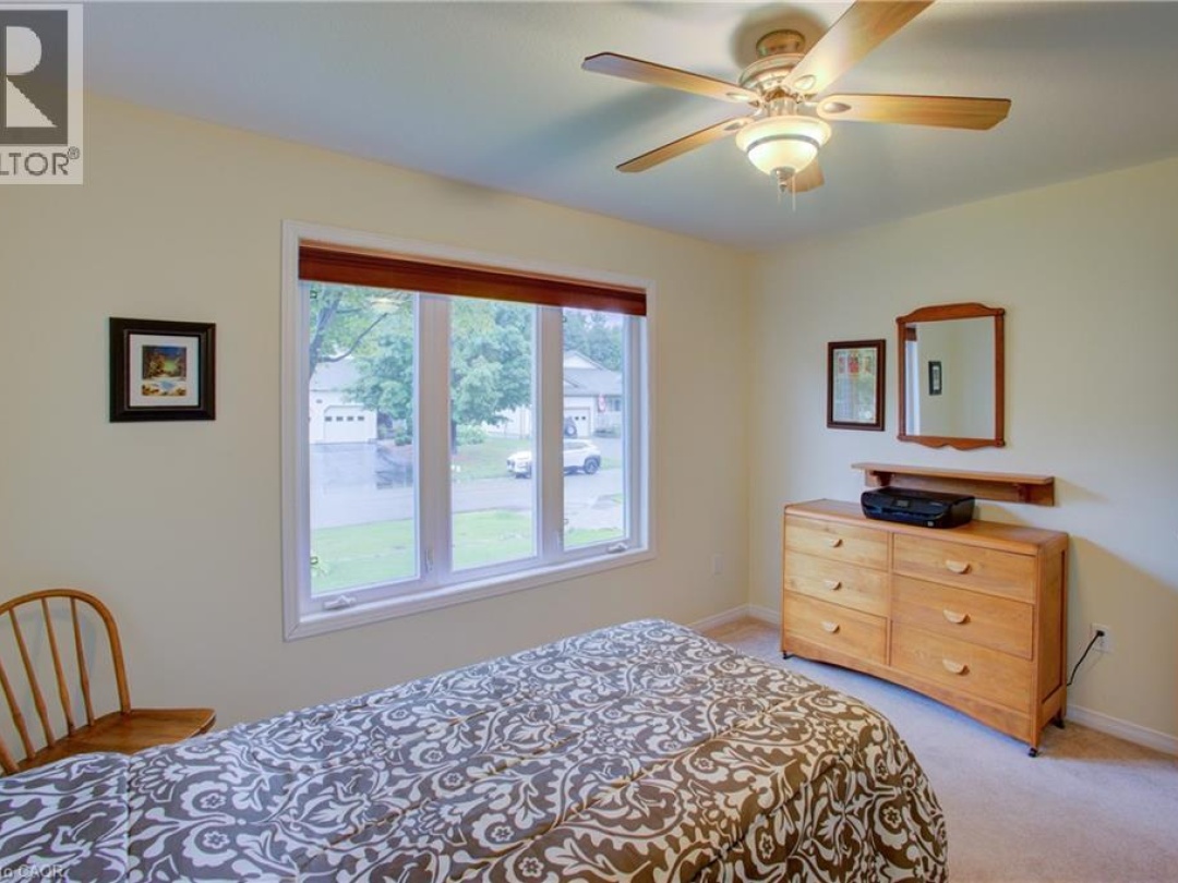 54 SPRINGWOOD Crescent, 