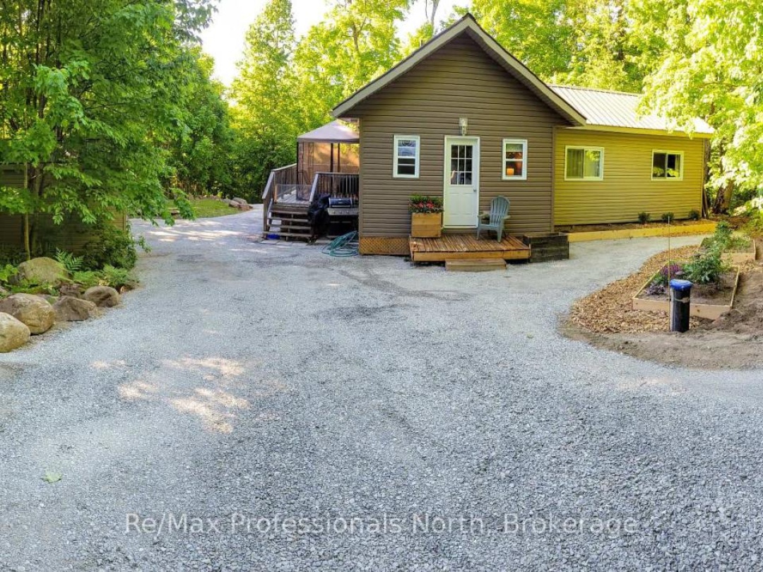 1145 Chelsea Lane, Maple Lake