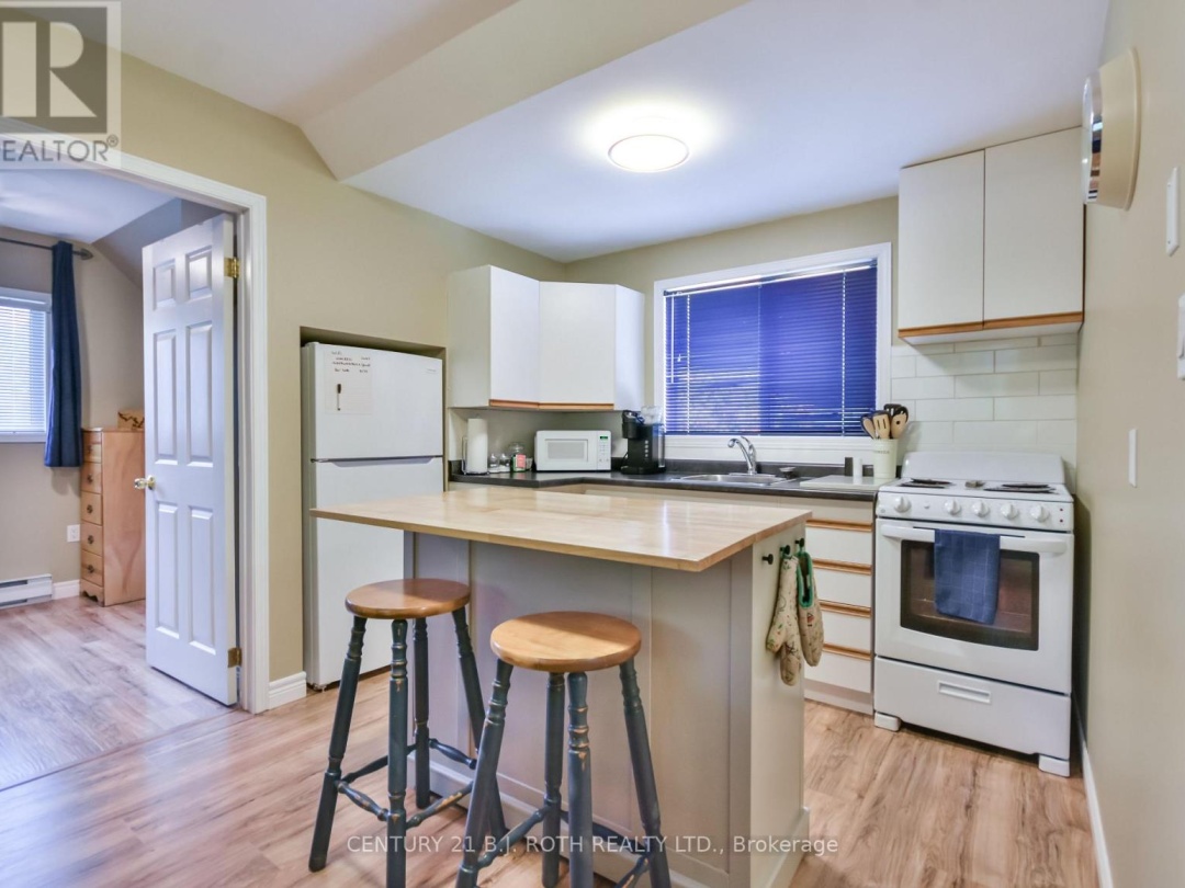 3371 LAKE ST. GEORGE BOULEVARD, 