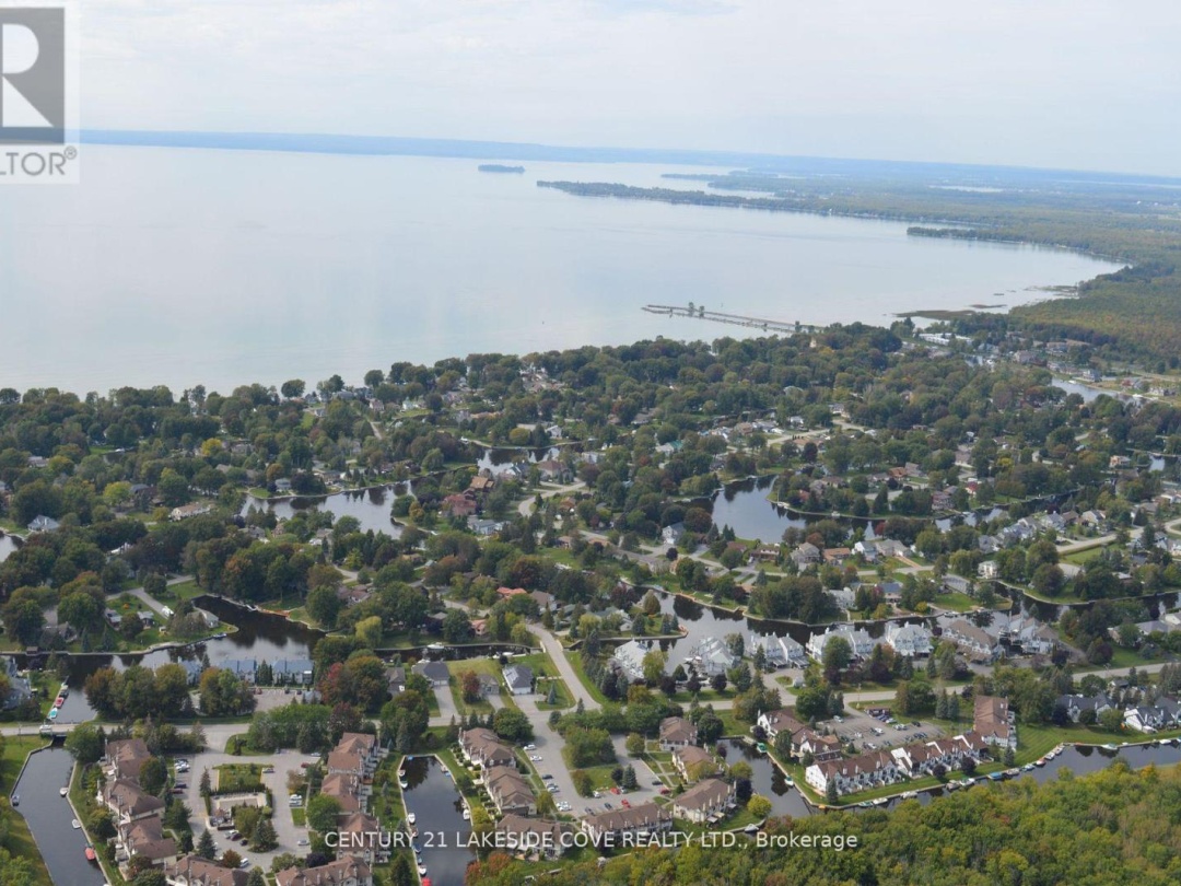 UNIT 6 - 70 LAGUNA PARKWAY, 