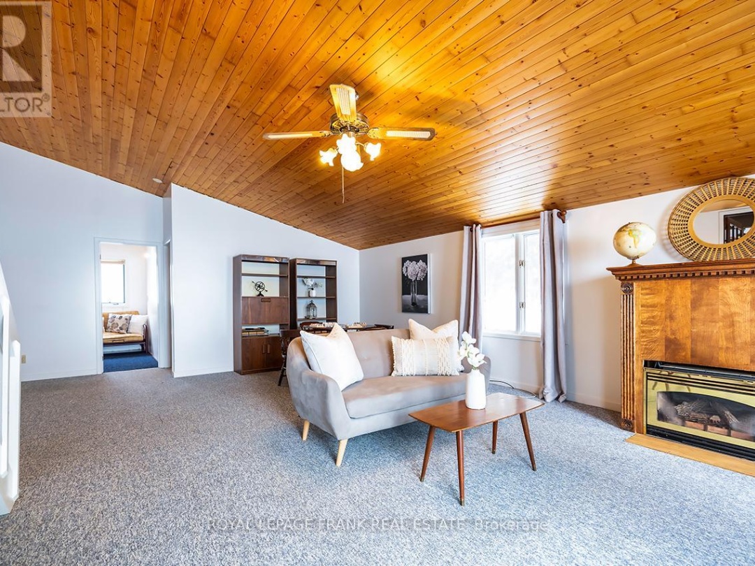 121 BALL POINT ROAD, Lake Scugog