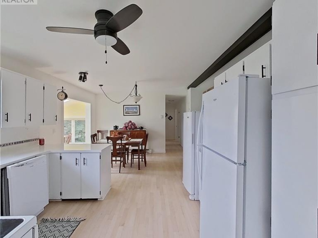 4 MAYPARK Drive, 