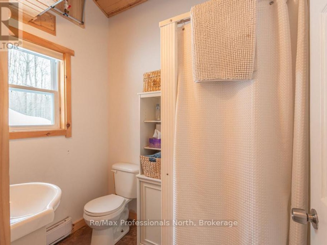 1145 Chelsea Lane, Maple Lake