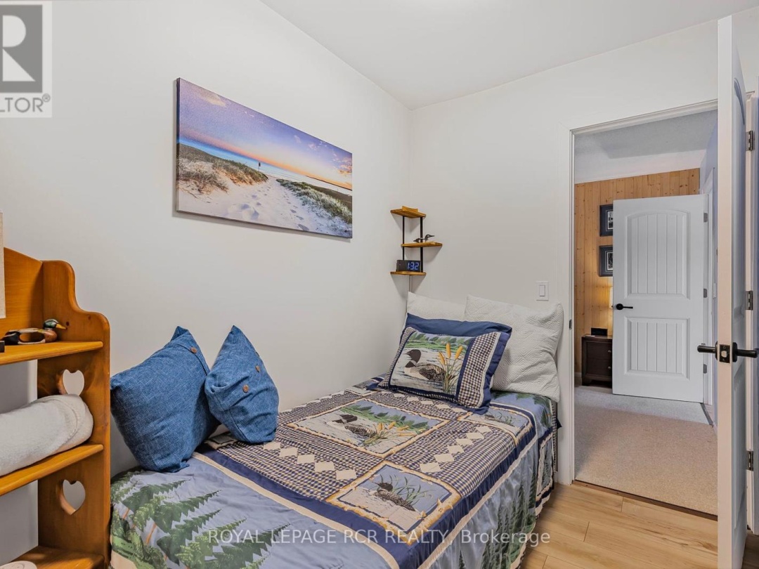 1034 BIRD LAKE CRESCENT, 