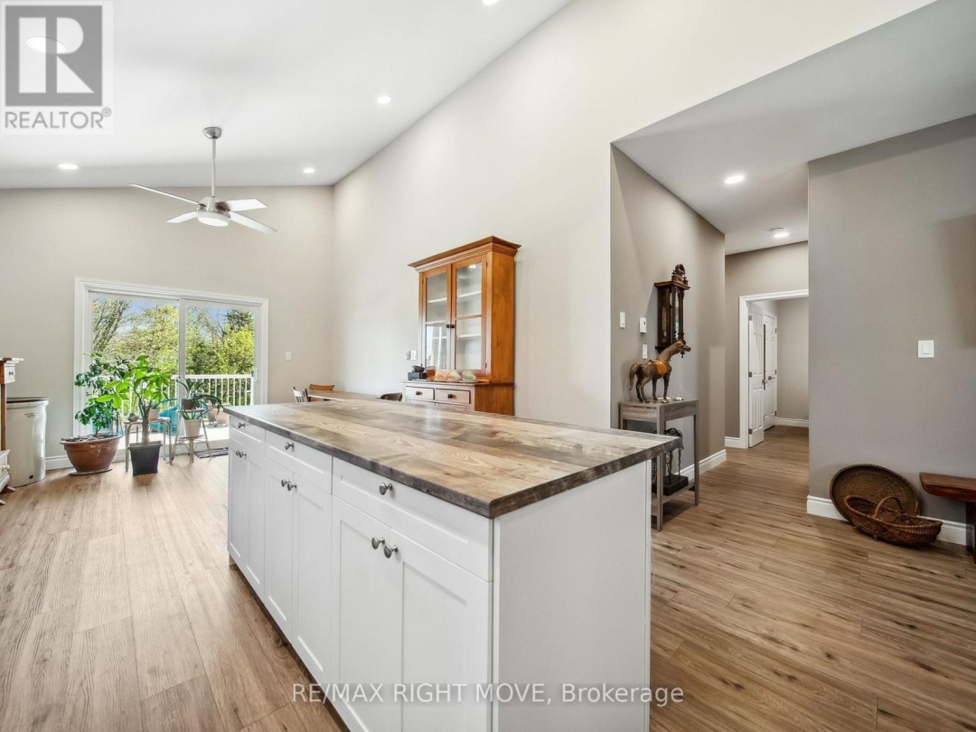 1 & 2 - 112B CREIGHTON STREET S, Ramara (Atherley)