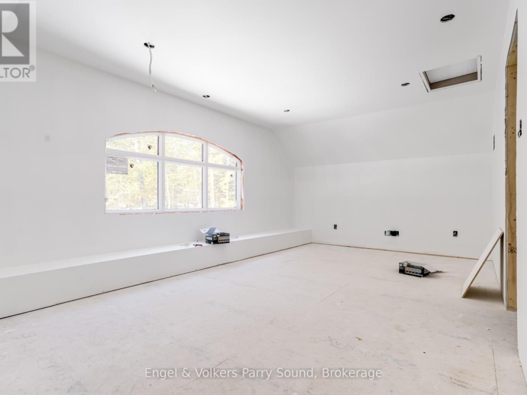 16 Lake Forest Drive, McDougall