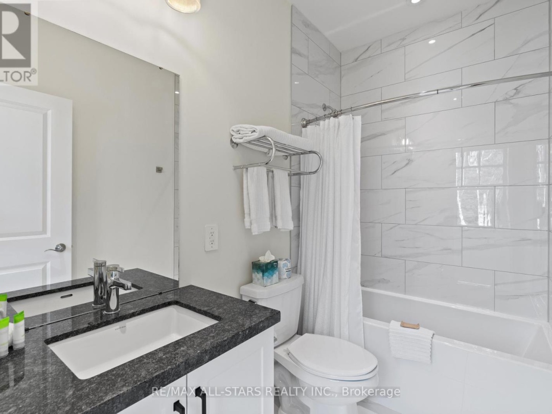 31 1869 Muskoka Road 118, 