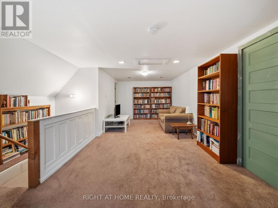 251 LACLIE STREET, 