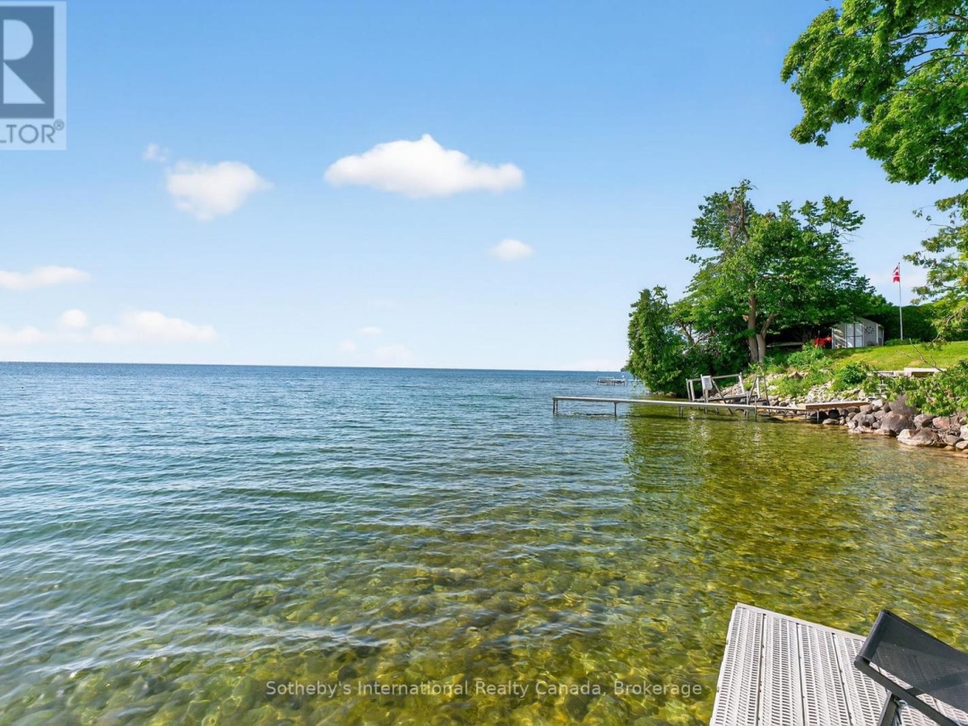 211 MOON POINT DRIVE, 