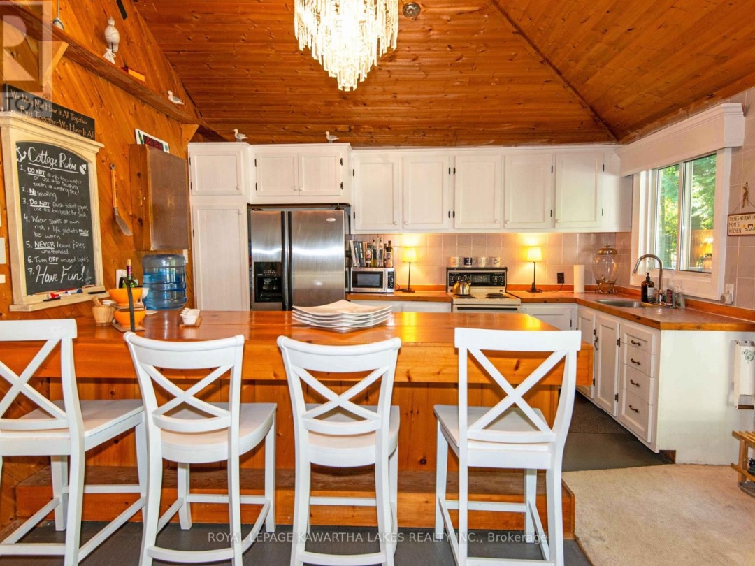 34 Deweys Island, Cameron Lake