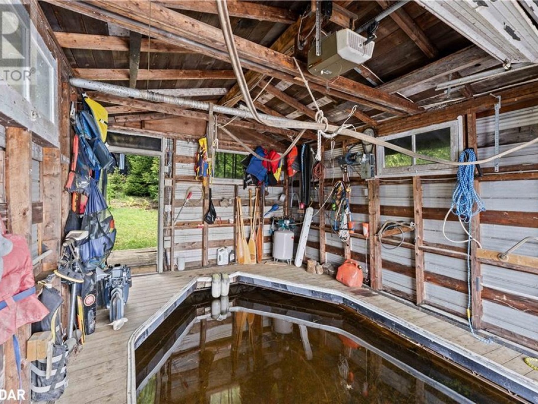 228 Macbeth Island Island, Wood Lake