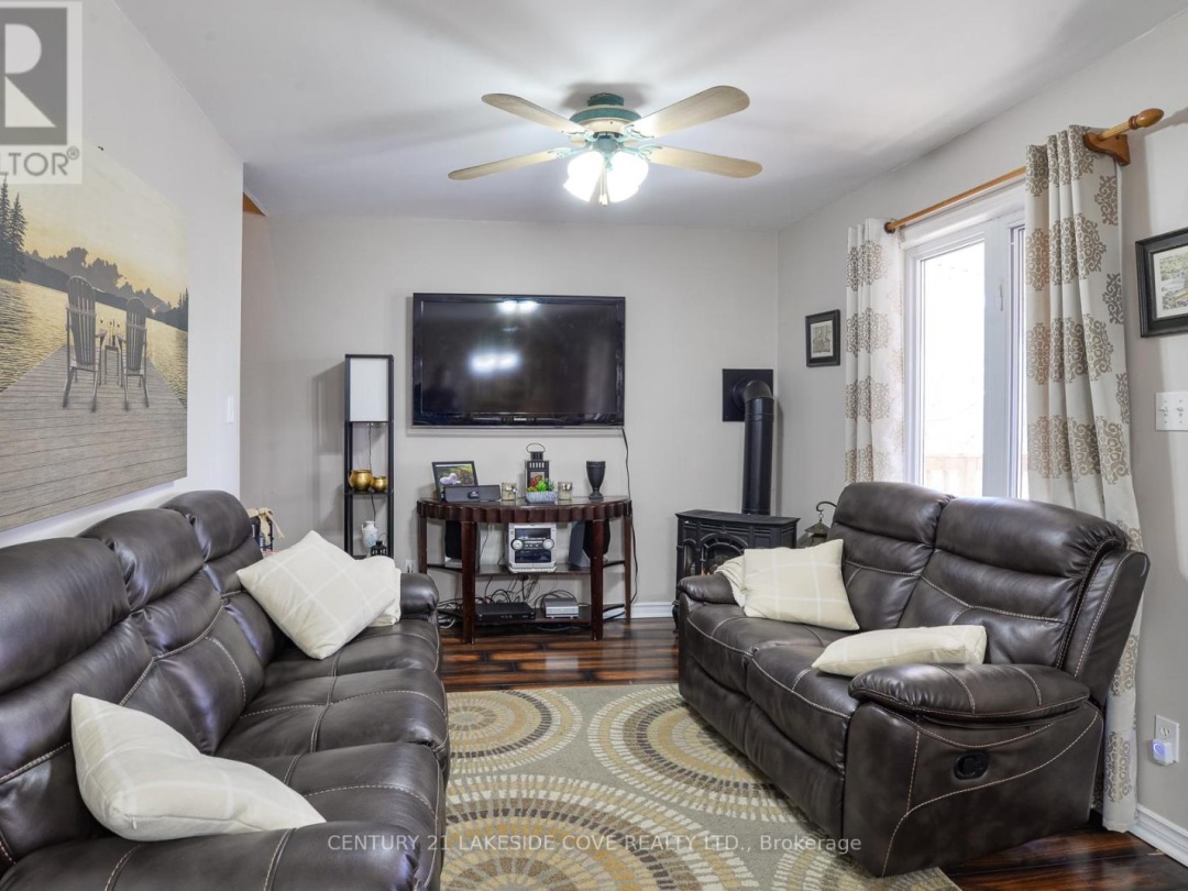 2597 Lakeshore Drive, Ramara