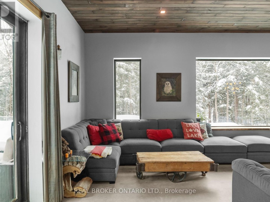 1039 Viewpoint Trail W, Lake Muskoka
