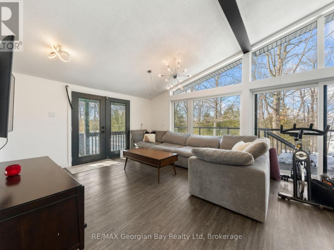 1745 TWIN OAKS CRESCENT, 