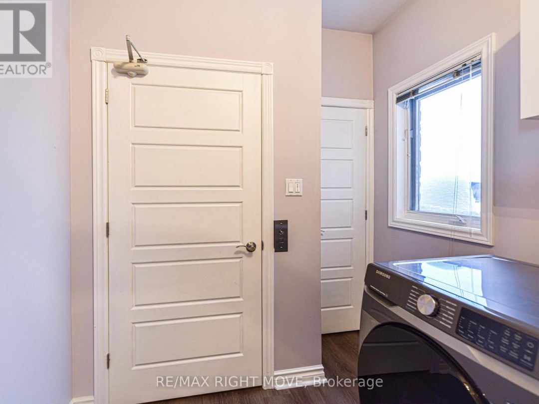 1263 Hawk Ridge Crescent, Severn